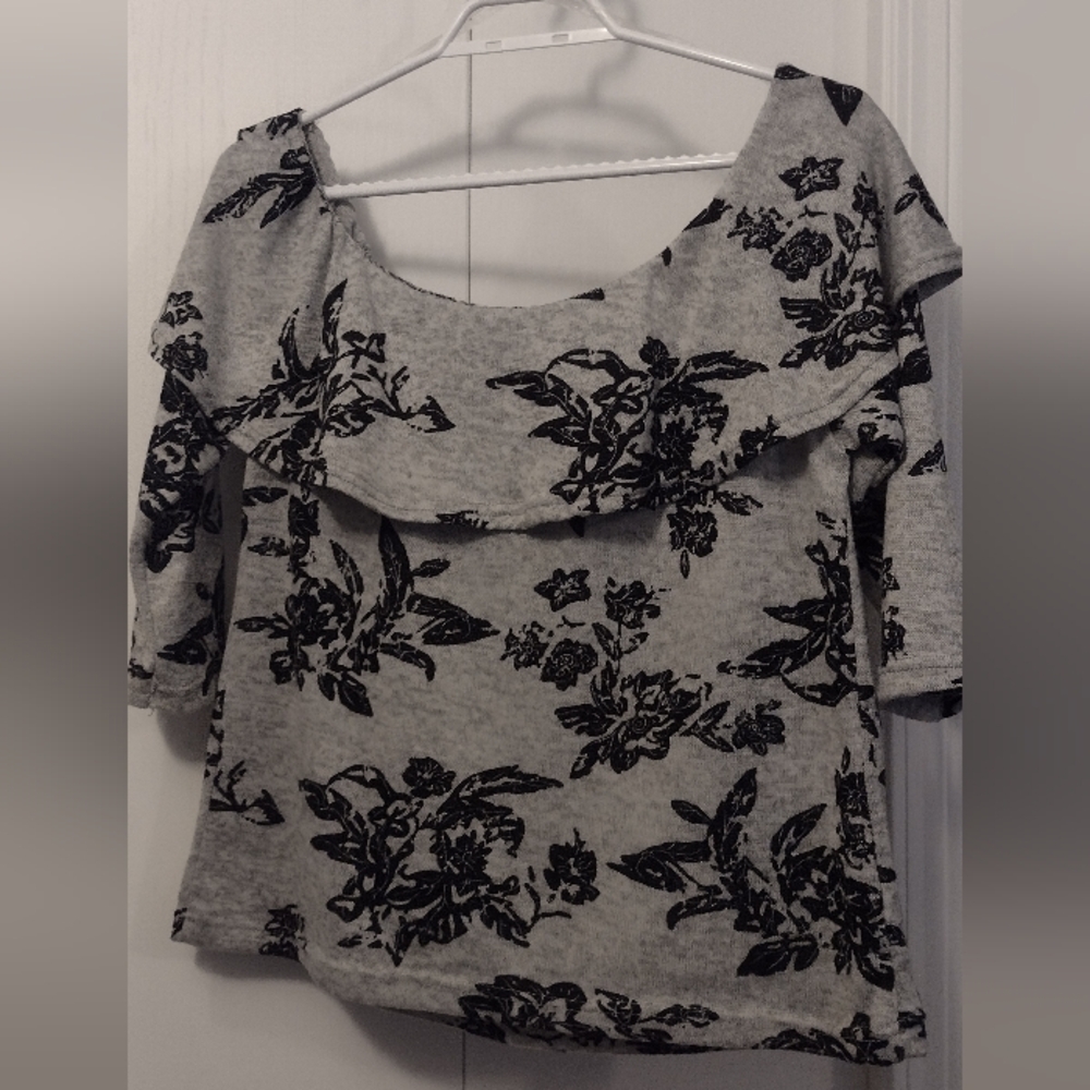 Magazine brand grey and black sweater size large
